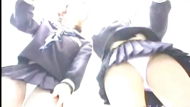 A rabló japán kurva, Gekichaku Idol erotikus sex filmek kötéllel stimulálja a punciját