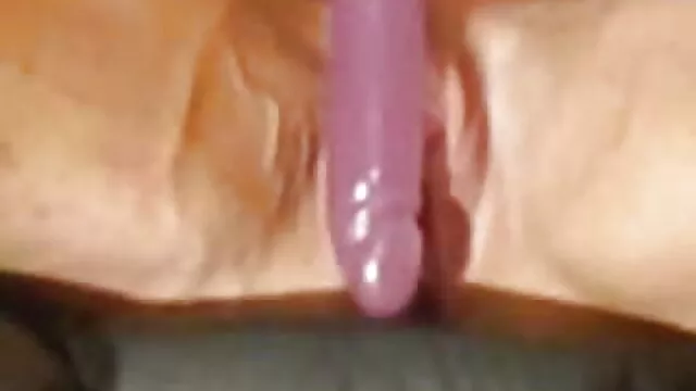 Lustful barna szolgál szex hármasban három kanos szegecsekkel misszionárius stílusban