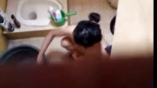 A melles, szőke pornósztár, amatőr anya fia szex Samantha Sin felháborító szopást ad