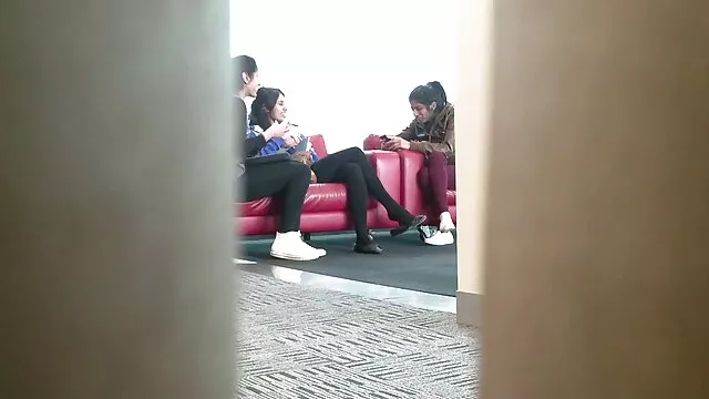 Csodálatos, sötét hajú, szép seggű transzszexuális szopást szex és pornó kap