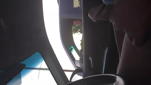 Szuper dögös szőke fiatal idős szex csaj, Amy Ried tornázza a punciját a farkán