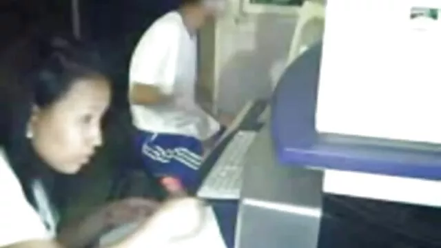 Érett macsó megeszi és kilózza a szexi szőke Crissy Cums feszes szex videok anya fia punciját