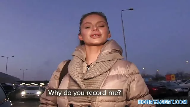 Nia Nacci ébenfekete lány új szomszédja szex a buszon nagy és fehér farkára vágyik