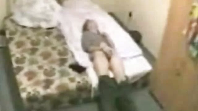 Diákparti orális szex videó befejezése csoportos szexorgiával