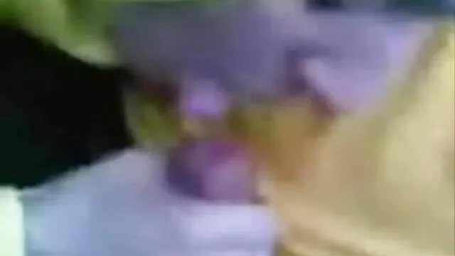 Az romantikus szex videok édes csibék Jeniffer Best és Karla Kush egy merev farkat szopnak