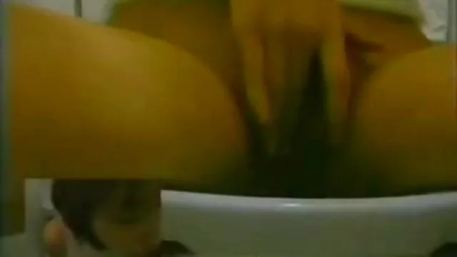 A dögös dögös sex szex Nikki Capone egy kócos arckezelés előtt lovagol
